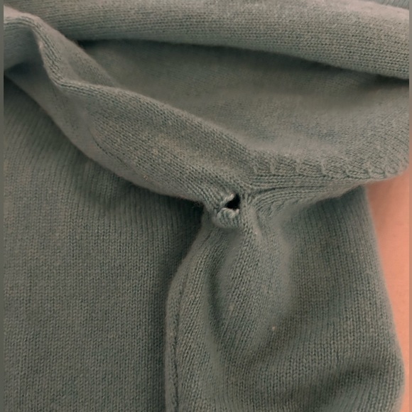 A. Gianetti Cashmere Long Sleeve Sweater Size Medium - Picture 6 of 6